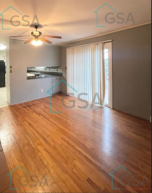 Building Photo - Two Bedroom Two Bath