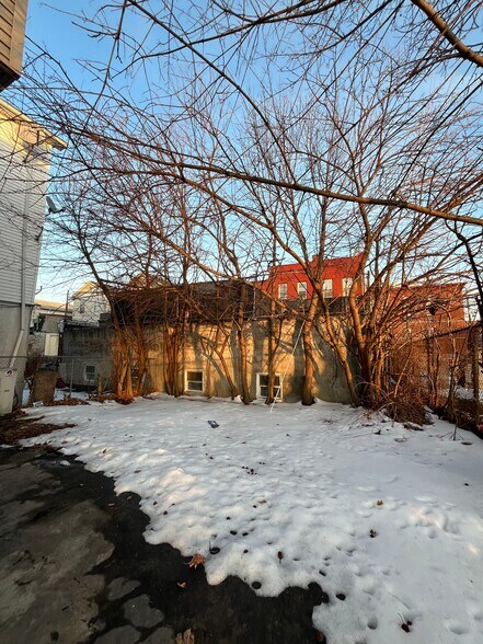 Building Photo - 5 Whitman Ave