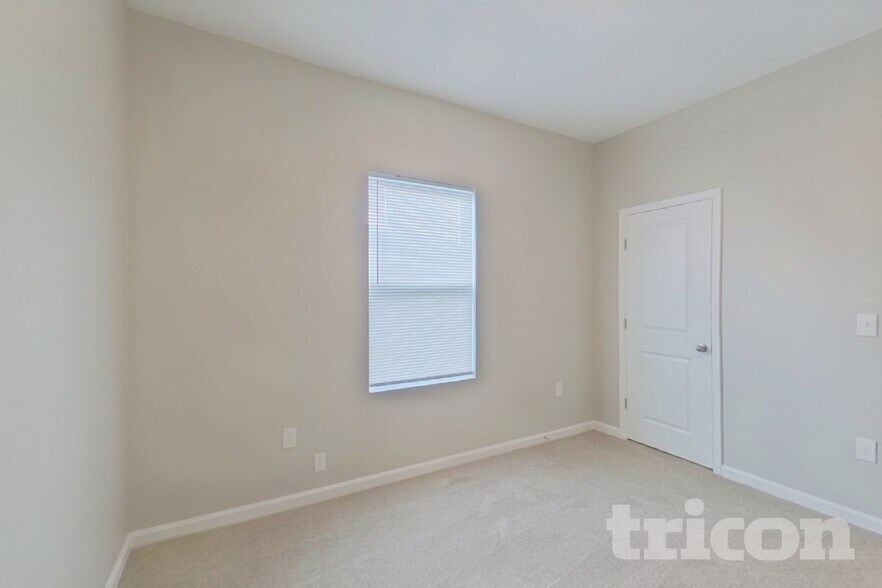 Building Photo - 6376 Green Bud Dr