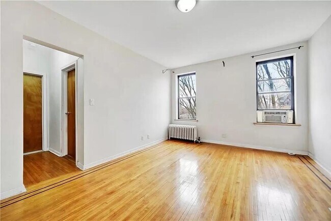 Building Photo - 460 Ovington Ave