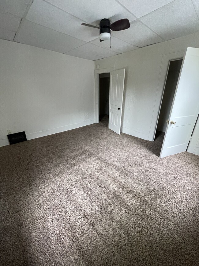 Building Photo - 420 W Lovett St