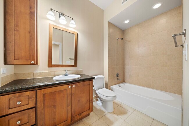 Building Photo - 1010 Rosine St