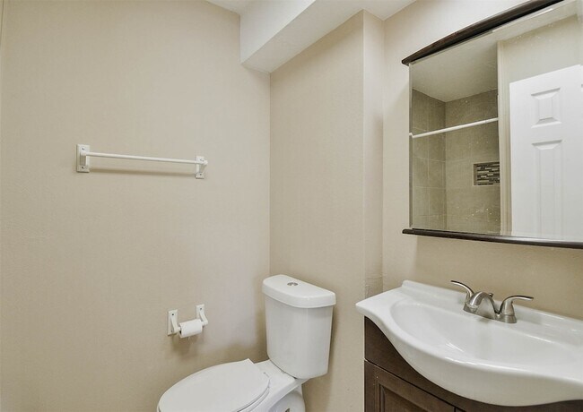 Building Photo - 3 Magnolia Ln