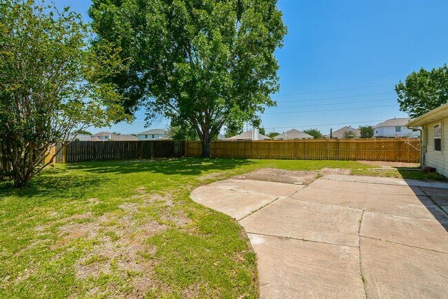Building Photo - 15702 Timber Rock Dr