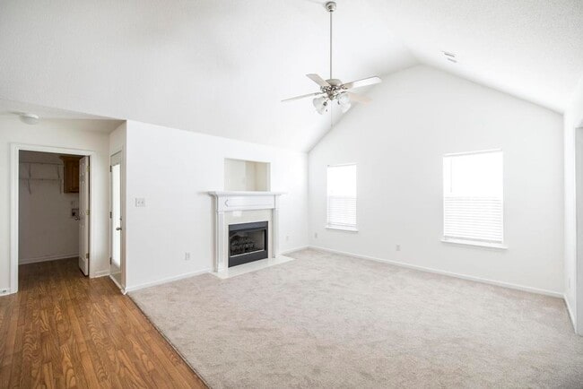 Building Photo - 205 Wembley Dr