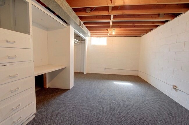 Building Photo - 109 Strese Ln