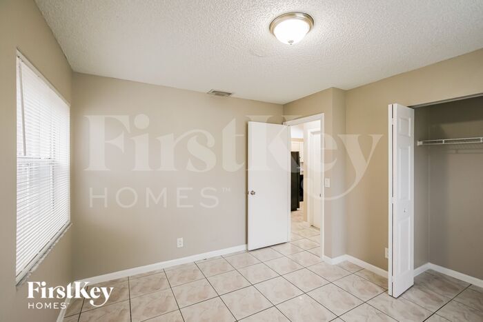 Building Photo - 6553 Bayfront Dr