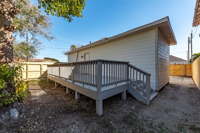 Building Photo - 4302 Avenue R 1/2