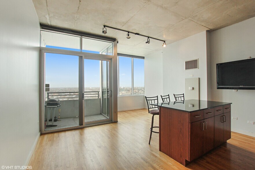 Building Photo - 1720 S Michigan Ave