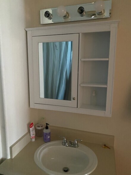 Building Photo - 4244 Wintergreen Cir