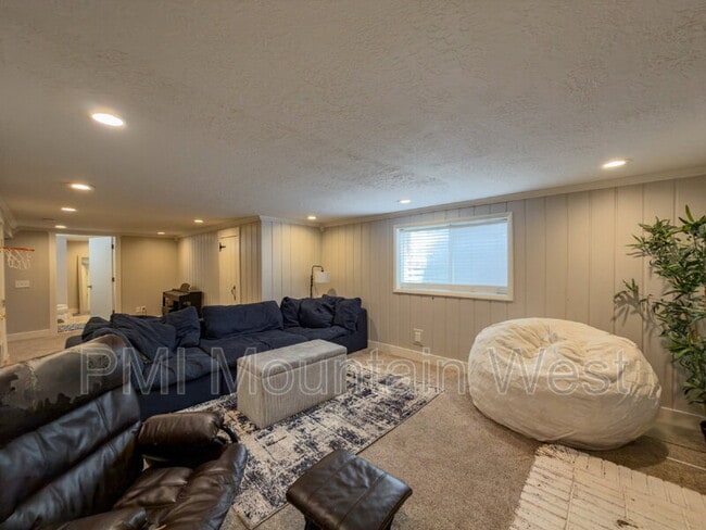 Building Photo - 76 W 1300 S