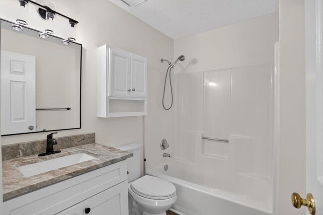 Building Photo - 1055 Westfield Trace