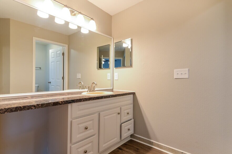 Building Photo - 12914 Astorwood Pl