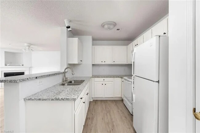 Building Photo - 125 James Rd