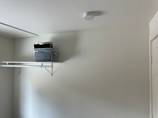 Building Photo - For Rent – Cozy 1-Bedroom Unit with Garage...