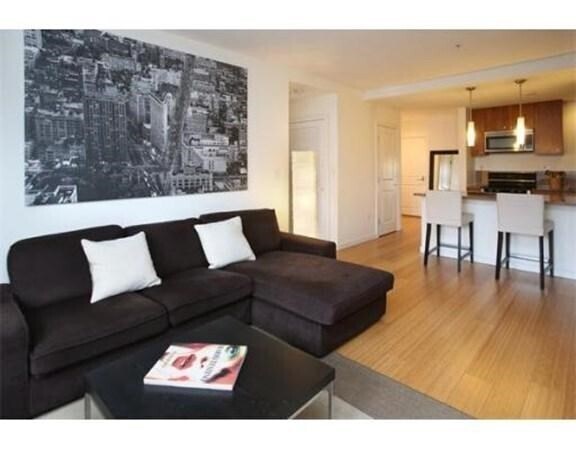 Building Photo - 16 Miner St