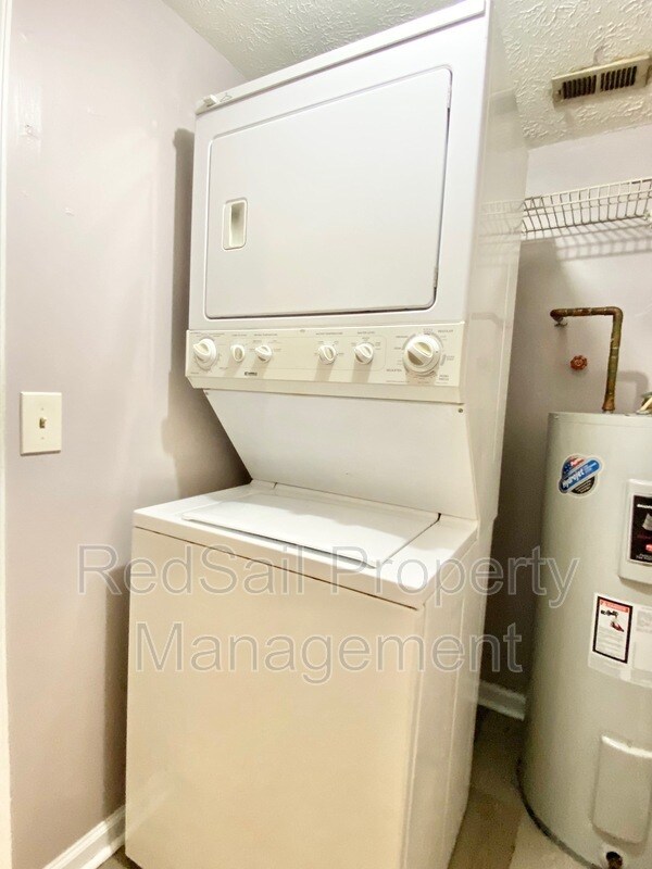 Building Photo - 15 Cape Dorey Dr