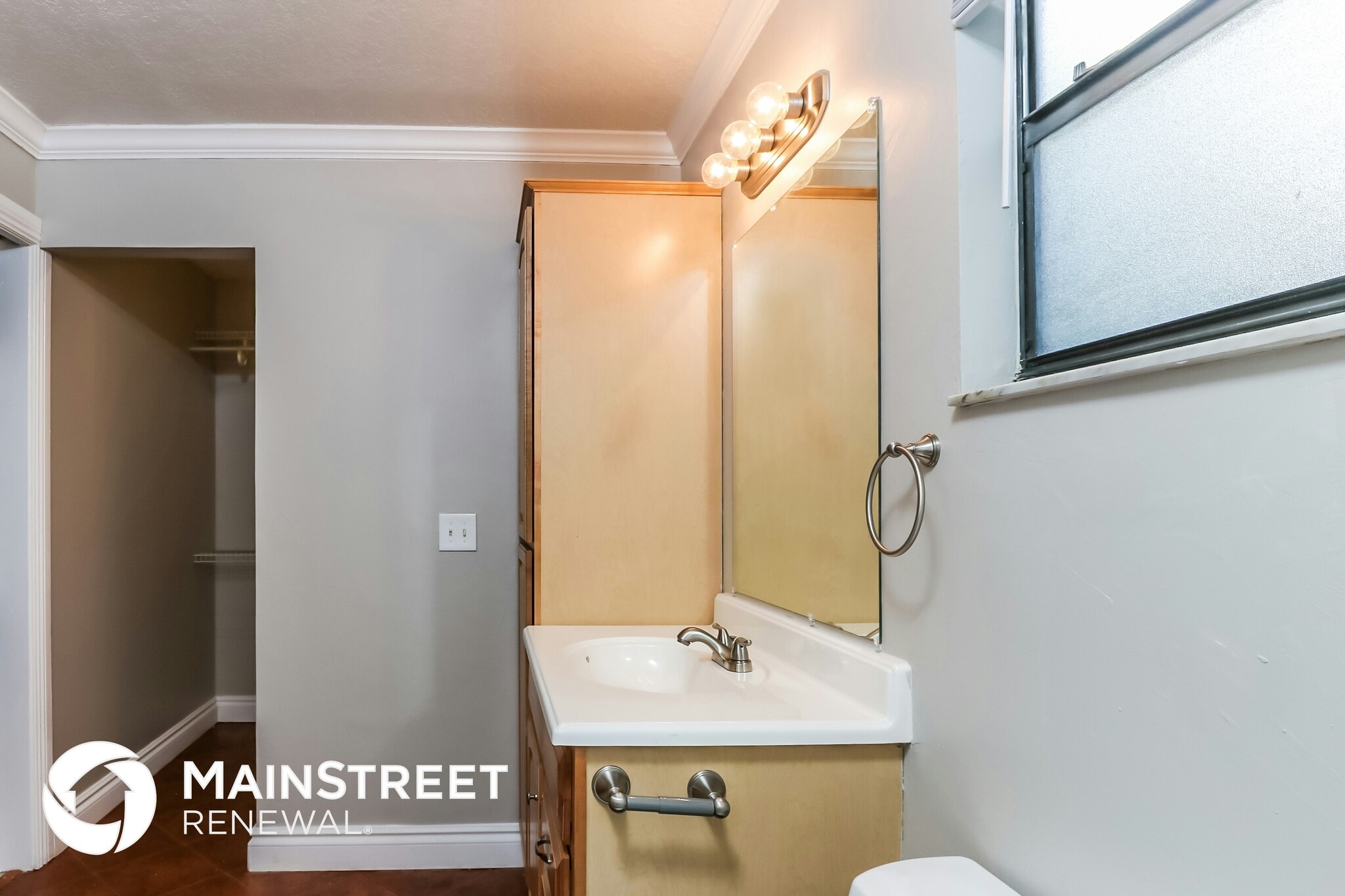 Building Photo - 1301 SW Chase Rd