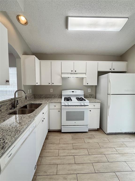 Building Photo - 28516 Seashell Ct