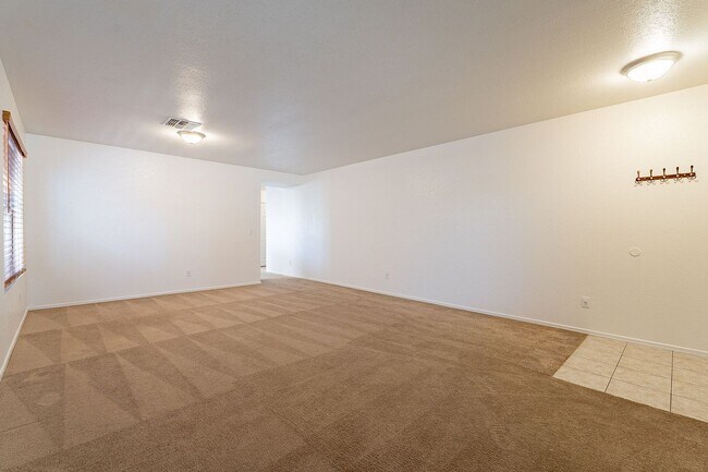 Building Photo - Spacious Oro Valley 4-Bedroom Rental with Modern Comforts