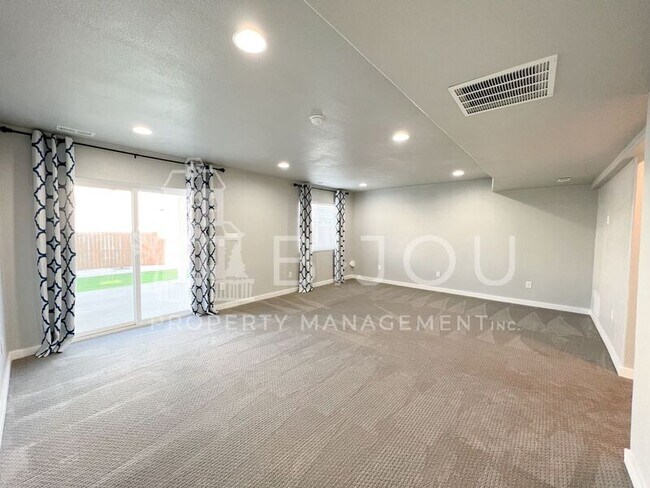 Building Photo - 4908 Wolf Moon Dr
