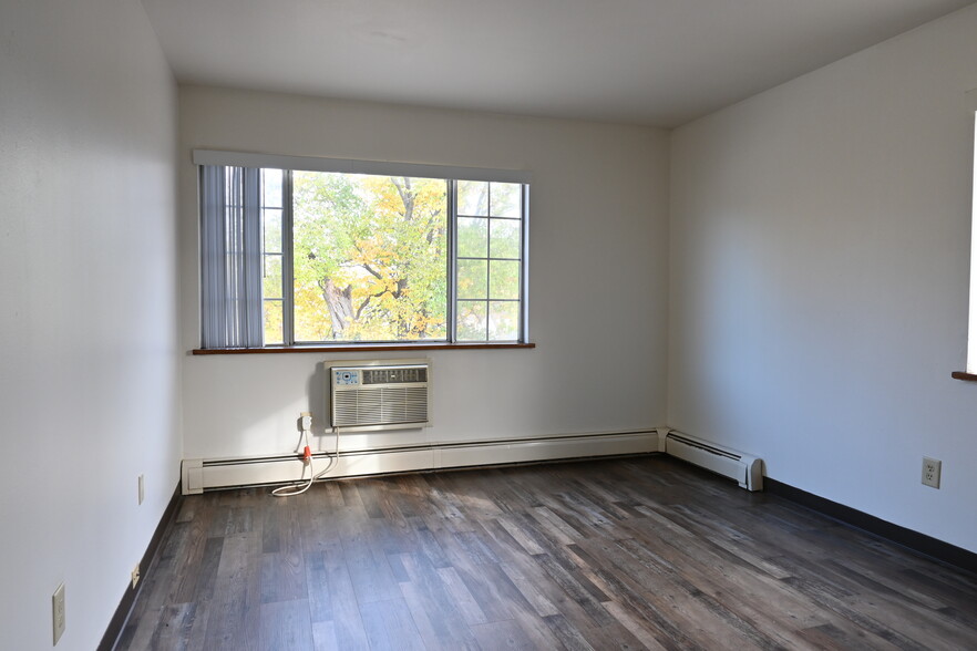 Apt 108 - Fox River Commons