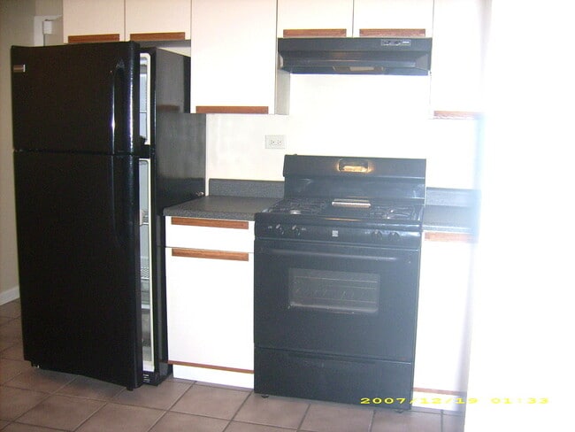 Building Photo - 115 E Dundee Rd