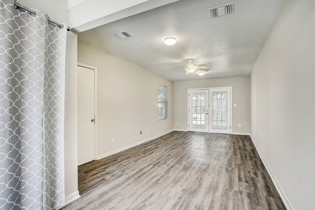 Building Photo - 1516 Story St