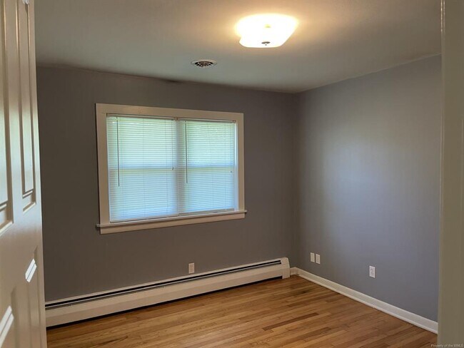 Building Photo - 107 Caran Rd