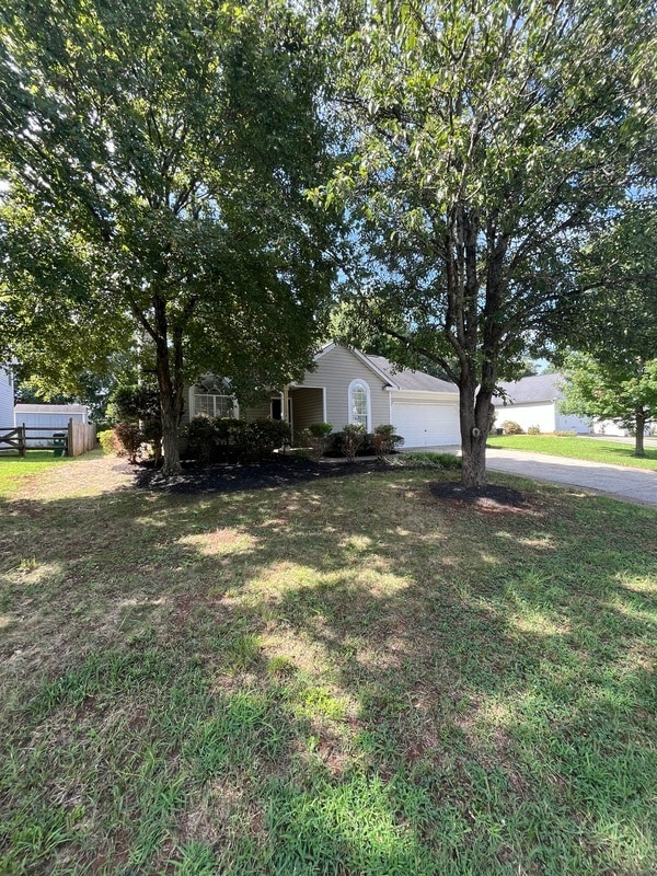 Building Photo - 11128 White Stag Dr