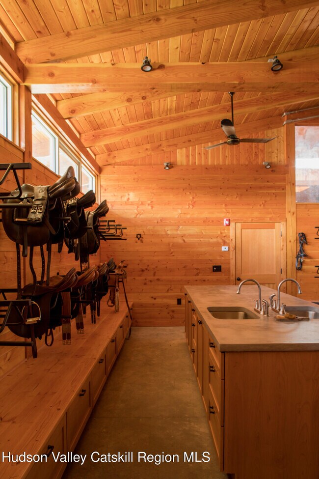 Building Photo - 243 Morton Rd