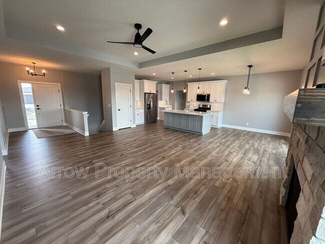 Building Photo - 9425 Estela Ave