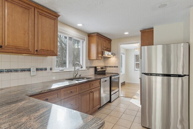 Building Photo - 9 West Rd