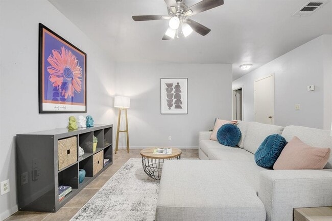 Building Photo - 6209 Langham St