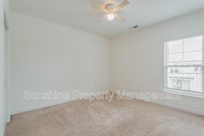 Building Photo - 152 Mainsail Loop