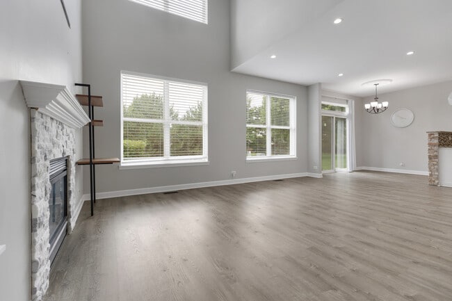 Building Photo - 2253 Sunrise Cir