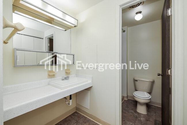 Building Photo - 7972 Blackshear Dr