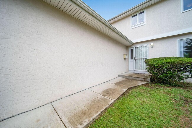 Building Photo - 921 Beechwood Rd