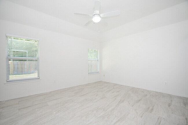Building Photo - 6306 Spruce Manor Ln