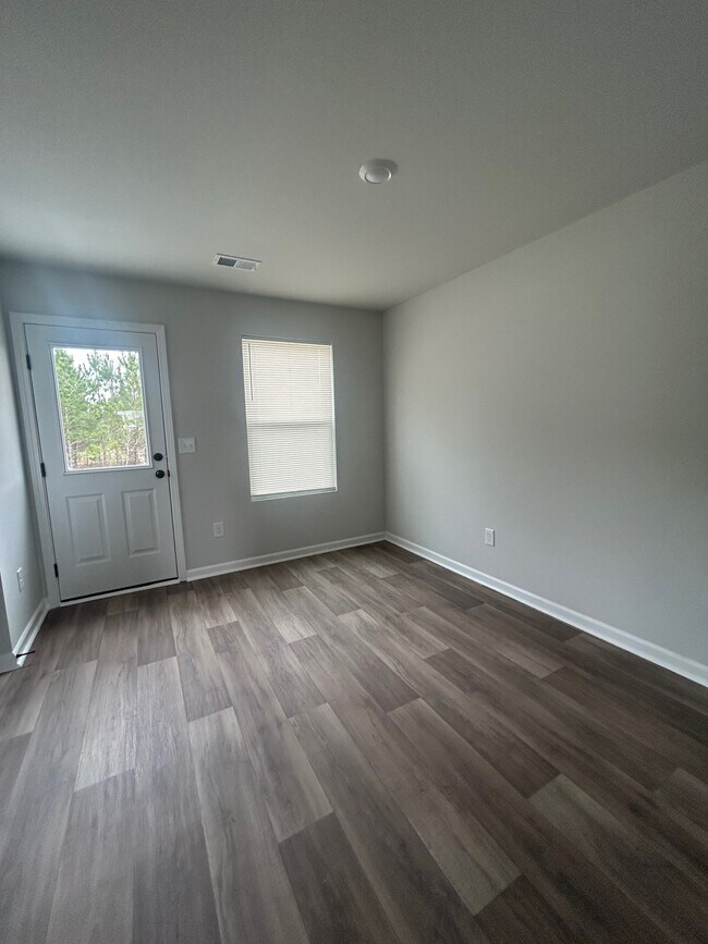 Building Photo - 1745 King Oaks Lp