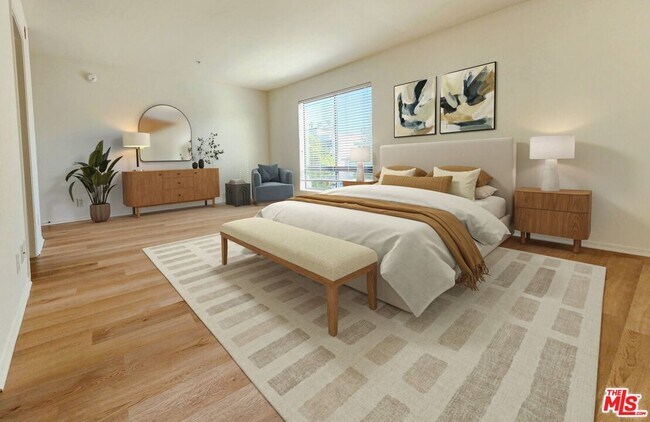 Building Photo - 832 3rd St