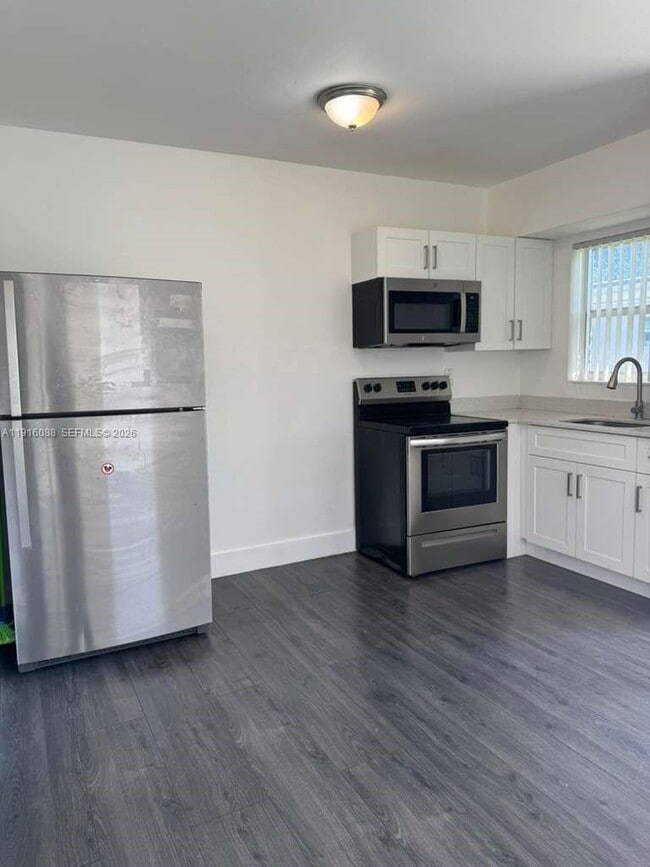 Building Photo - 2150 NW 24th St