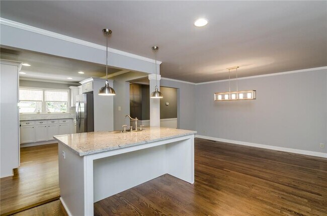 Building Photo - 6670 Castleton Dr NW
