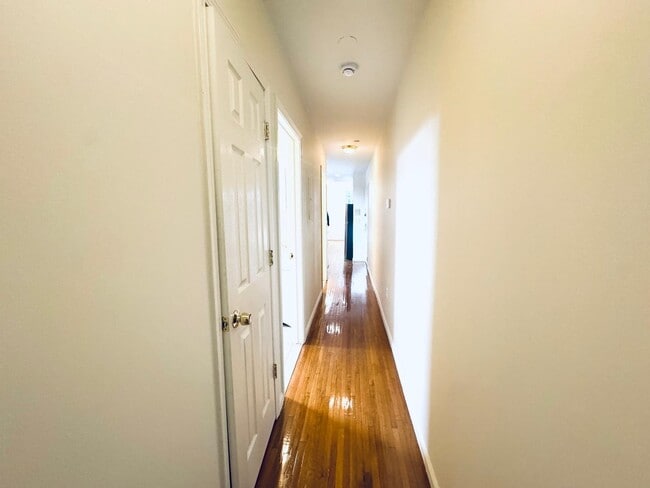 Building Photo - 214 Warren St