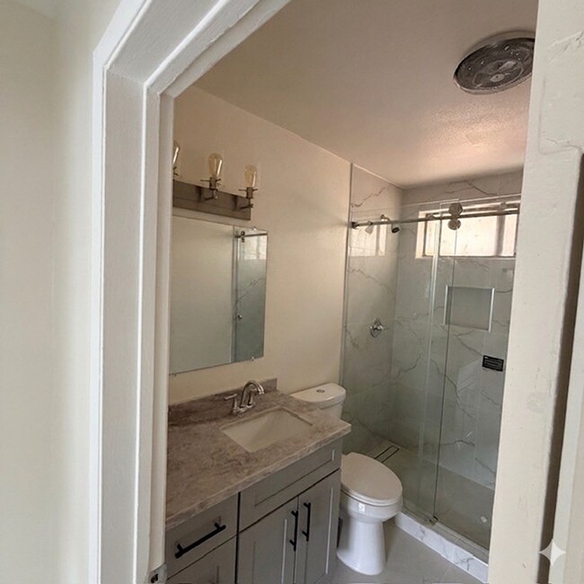 Building Photo - Fully Renovated 1BR in Van Nuys – Modern Kitchen + Parking