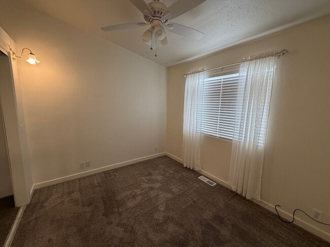 Building Photo - Cozy 1 Bed 1 Bath, 55+ Community