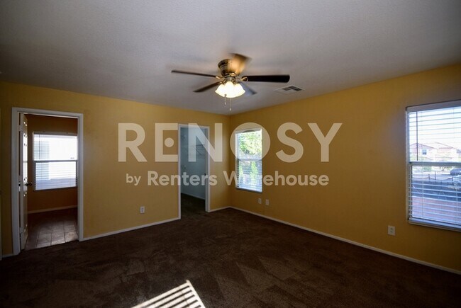 Building Photo - Space, Comfort, and a Layout Built for Real Life -- Iron Mountain Ranch