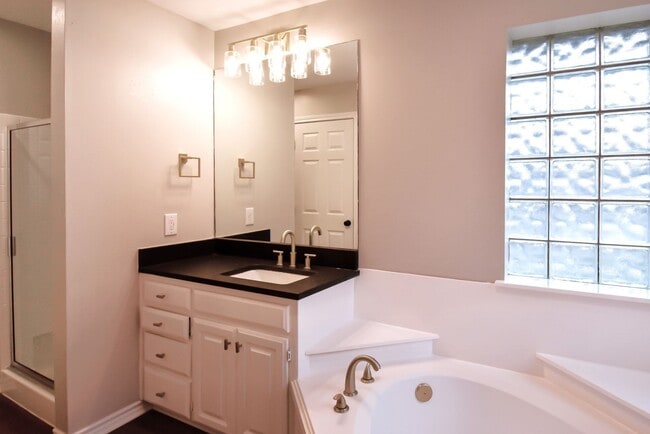 Building Photo - Tour Today! Stunning 3 Bedroom Remodel on 2 Acres!