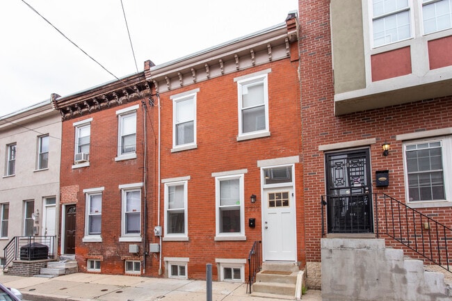 Building Photo - 1711 Latona St