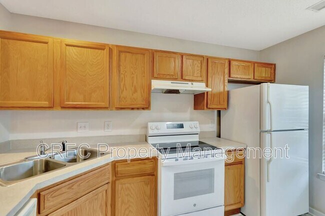 Building Photo - 8114 Shadow Oak Dr